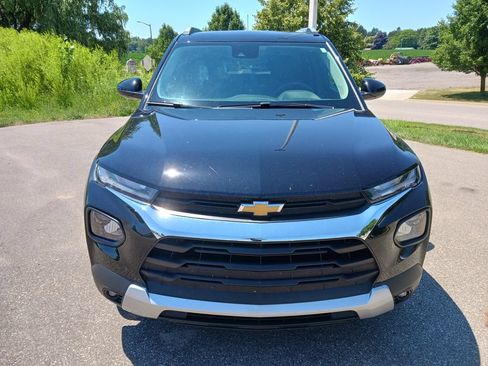 Used 2023 Chevrolet TrailBlazer LT FWD image 3