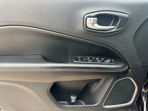 Used 2021 Jeep Compass Latitude image 15