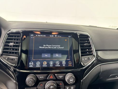 Used 2019 Jeep Grand Cherokee Trailhawk w/ Trailhawk Luxury Group AWD/4WD image 8
