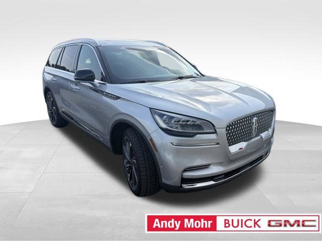 Used 2023 Lincoln Aviator Reserve w/ Equipment Group 201A AWD/4WD image 3