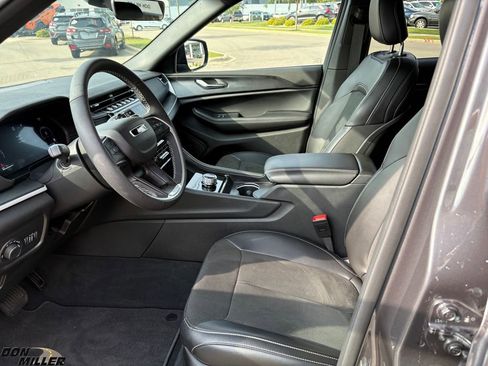 Certified 2025 Jeep Grand Cherokee L Laredo image 13