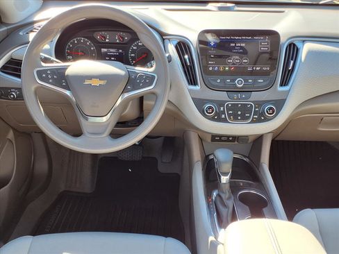 Used 2025 Chevrolet Malibu LT image 14