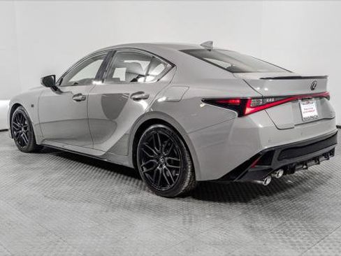 Used 2022 Lexus IS 500 image 6