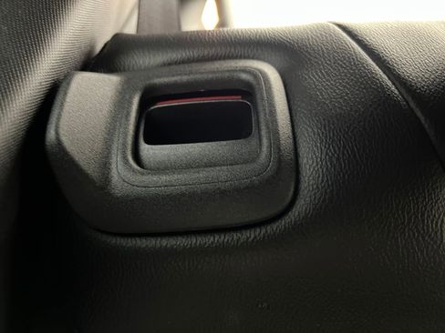 Used 2025 Jeep Compass Trailhawk image 18