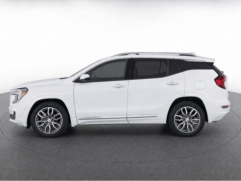 Used 2024 GMC Terrain Denali w/ Denali Premium Package AWD/4WD image 28