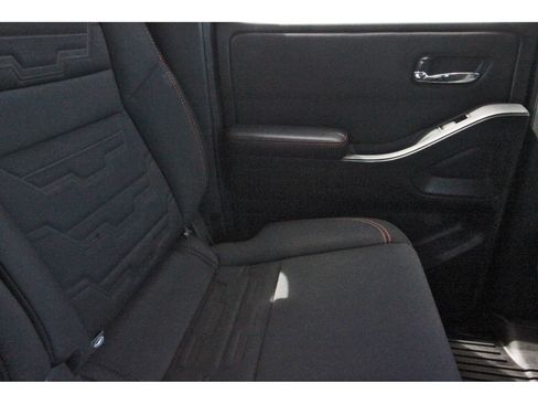 Certified 2025 Nissan Frontier PRO-4X AWD/4WD image 15