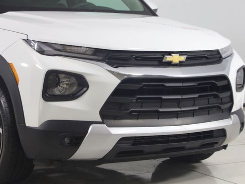 Used 2023 Chevrolet TrailBlazer LT AWD/4WD image 33