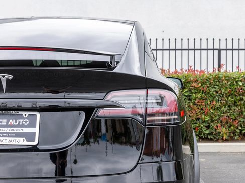 Used 2022 Tesla Model X AWD/4WD image 11