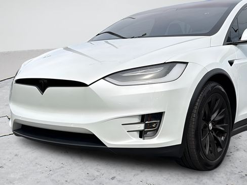 Used 2018 Tesla Model X P100D AWD/4WD image 32