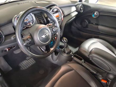 Used 2015 MINI Cooper 2-Door Hardtop image 4