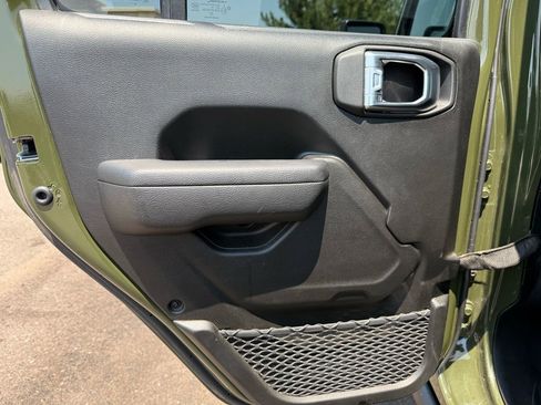 Used 2023 Jeep Gladiator Sport image 19