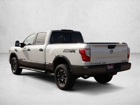 Used 2017 Nissan Titan PRO-4X w/ Pro-4x Convenience Package AWD/4WD image 8