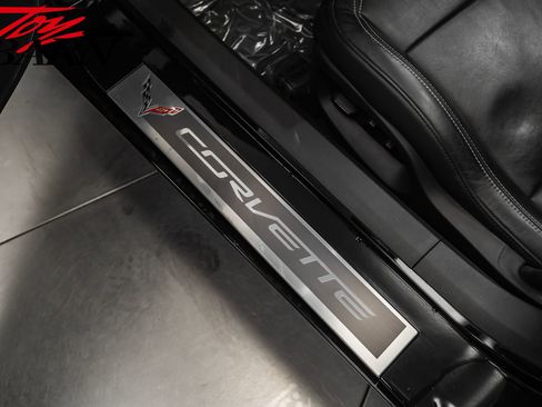 Used 2014 Chevrolet Corvette Z51 w/ 2LT Preferred Equipment Group image 31