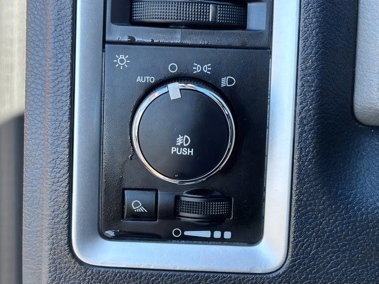 Used 2012 RAM 3500 SLT AWD/4WD image 25