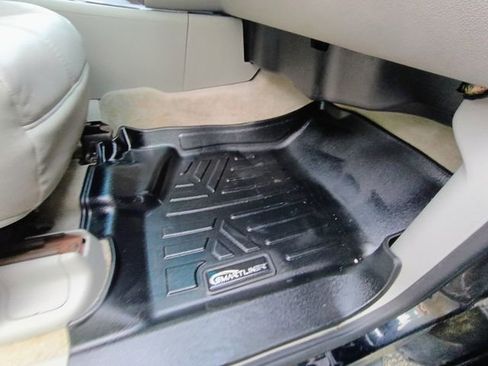 Used 2007 Chevrolet Suburban 2500 LT w/ LT Preferred Equipment Group image 41