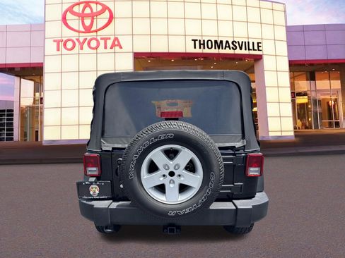 Used 2018 Jeep Wrangler Unlimited Sport S AWD/4WD image 6