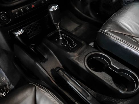 Used 2015 Jeep Wrangler Unlimited Sahara w/ Connectivity Group image 22