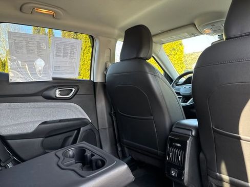 Used 2022 Jeep Compass Latitude image 25