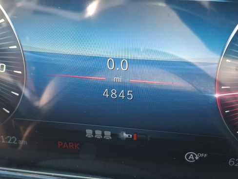 Used 2025 Mercedes-Benz GLB 250 4MATIC image 16