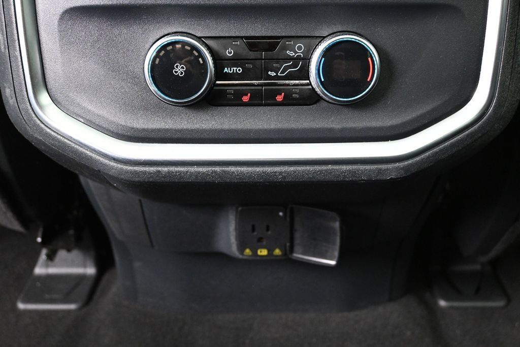 Used 2025 Ford Expedition Tremor AWD/4WD image 21