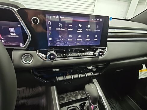 New 2026 GMC Canyon Elevation w/ Convenience Package image 12