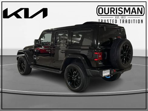Used 2023 Jeep Wrangler Unlimited Sahara w/ Cold Weather Group AWD/4WD image 3