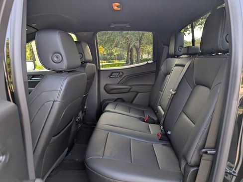 New 2025 Chevrolet Colorado LT w/ LT Convenience Package image 15