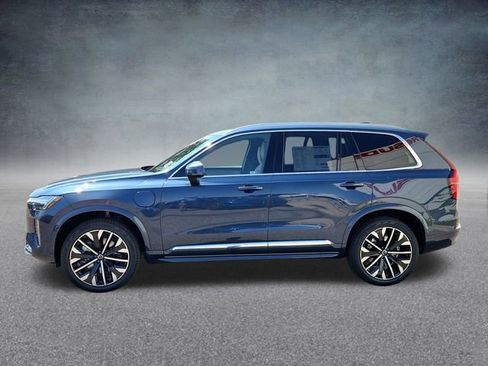 New 2026 Volvo XC90 T8 Plus image 4
