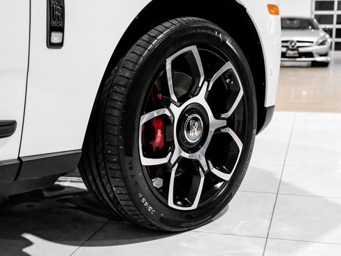 Used 2023 Rolls-Royce Cullinan Black Badge image 69
