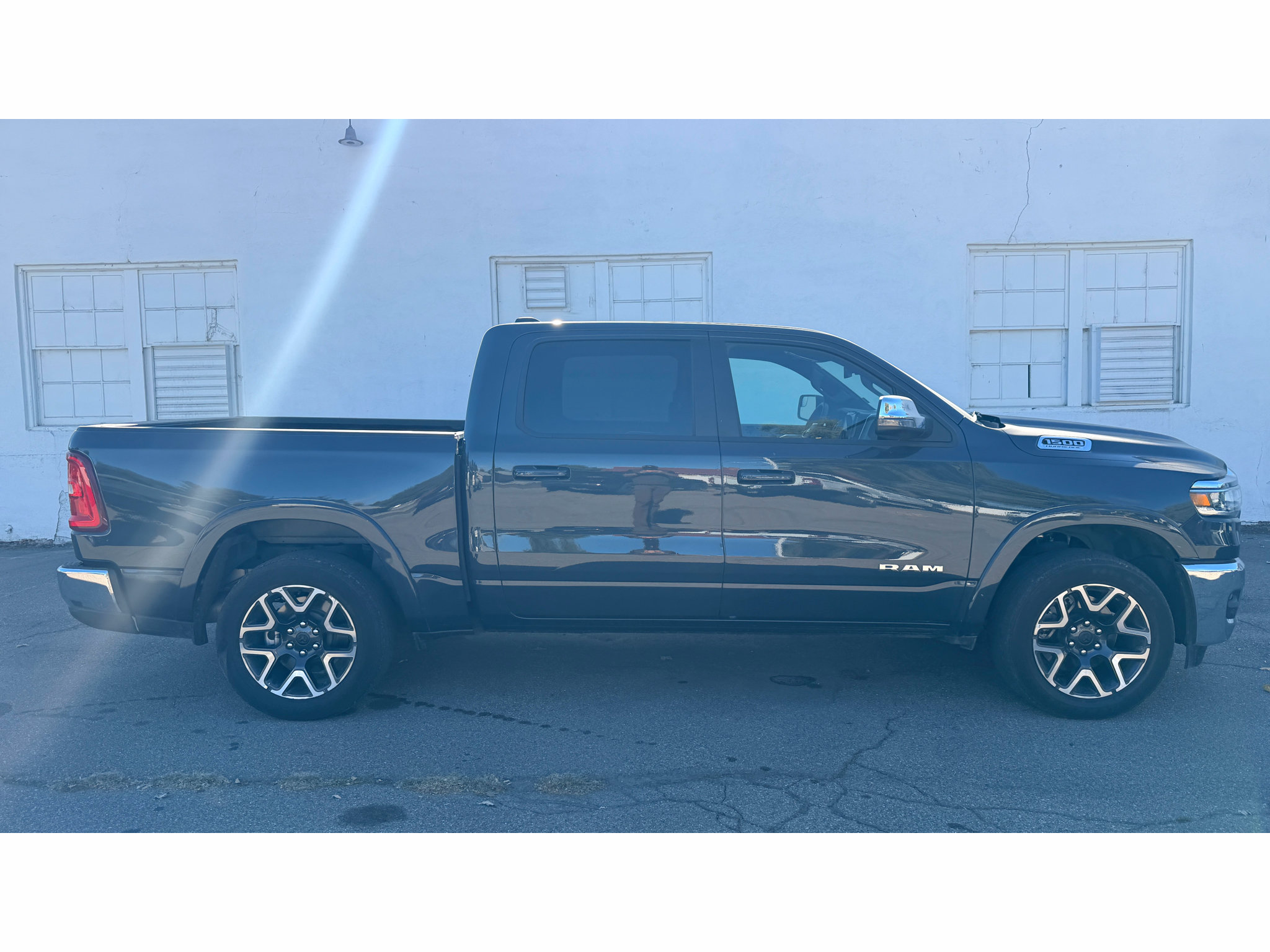 Used 2026 RAM 1500 Laramie AWD/4WD image 6