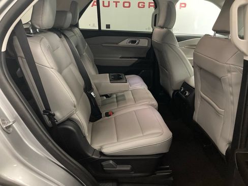 Used 2025 Ford Explorer Active w/ Active Comfort Package AWD/4WD image 42