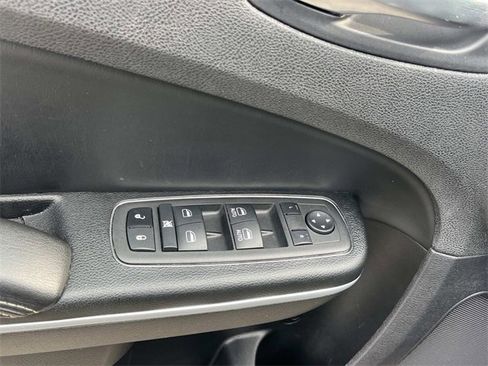 Used 2023 Chrysler 300 S image 26