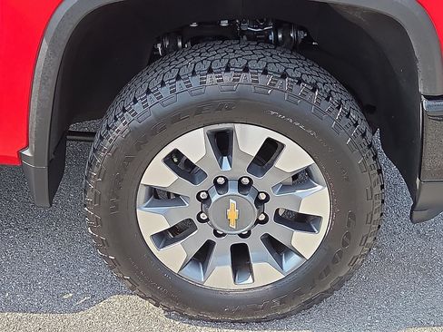 Used 2024 Chevrolet Silverado 2500 Custom w/ Custom Convenience Package AWD/4WD image 7