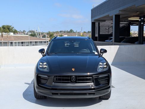 Certified 2024 Porsche Macan AWD/4WD image 6
