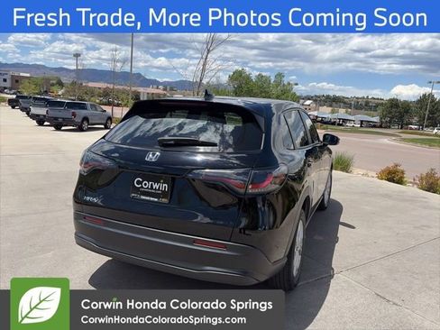 Used 2023 Honda HR-V LX image 8