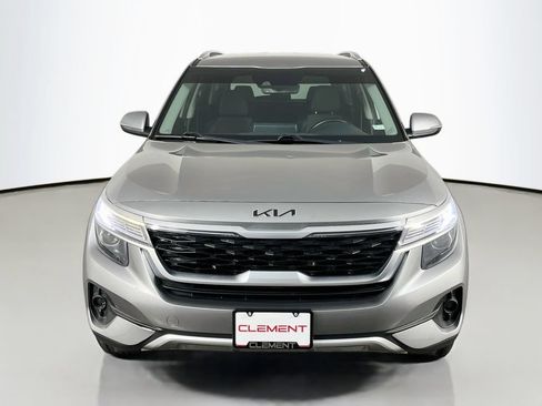 Used 2023 Kia Seltos S w/ Navigation Package FWD image 3