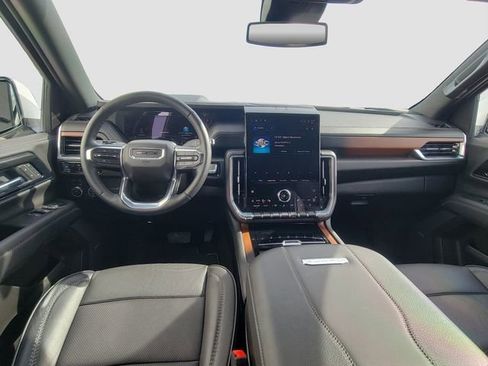 Used 2025 GMC Yukon Denali image 13