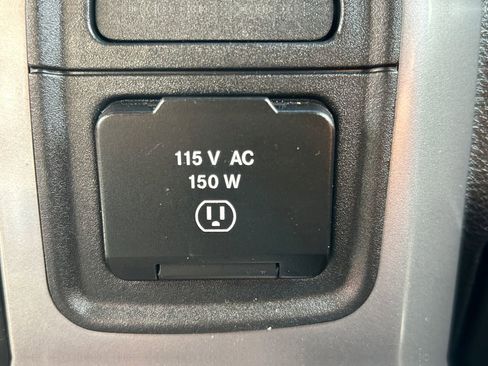 Used 2023 RAM 1500 Classic SLT w/ Trailer & Traction Group RWD image 17