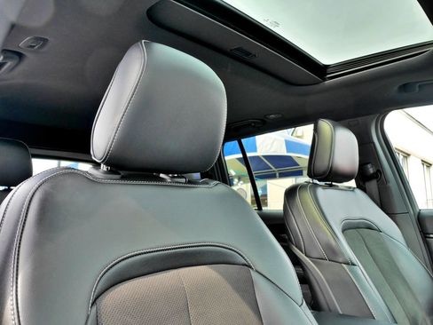 Used 2023 Jeep Grand Cherokee Altitude AWD/4WD image 14