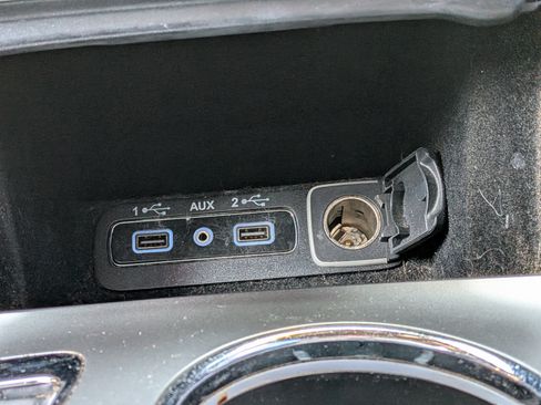 Used 2018 Jeep Grand Cherokee Altitude RWD image 31