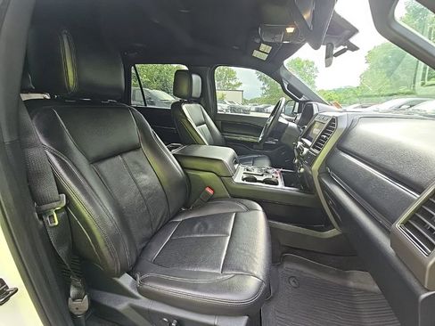 Used 2020 Ford Expedition XLT w/ Equipment Group 202A AWD/4WD image 17