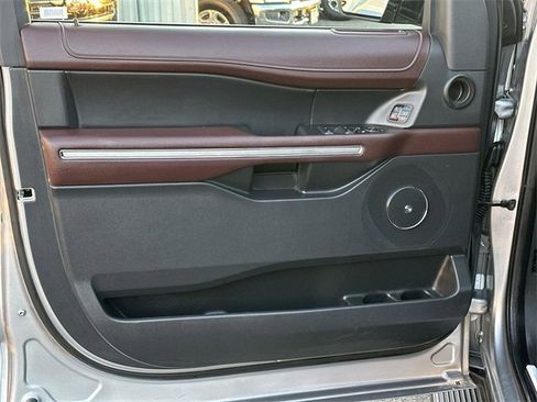Used 2024 Ford Expedition Max Limited image 22