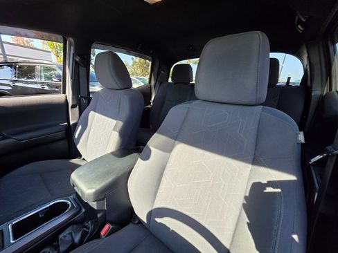 Used 2019 Toyota Tacoma TRD Sport image 17