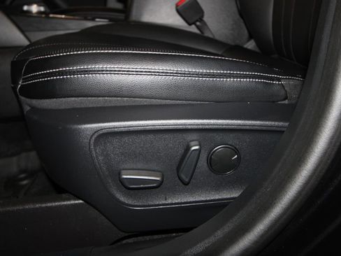 Used 2025 Ford Escape Platinum w/ Premium Technology Package image 7