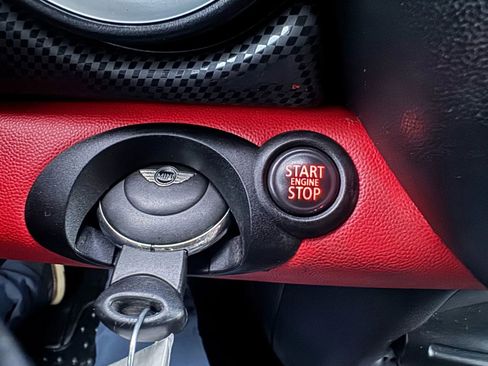 Used 2011 MINI Cooper S image 31