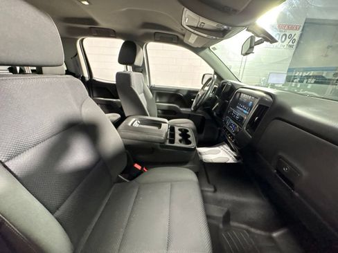 Used 2017 Chevrolet Silverado 1500 LT w/ Midnight Edition AWD/4WD image 28