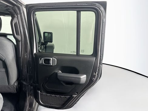 Used 2024 Jeep Wrangler Unlimited AWD/4WD image 28