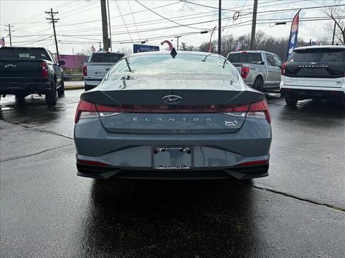 Used 2023 Hyundai Elantra SEL image 5