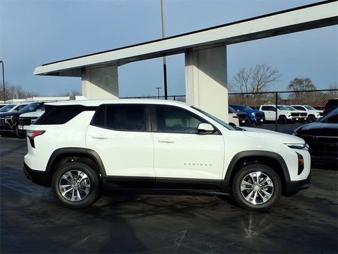 New 2026 Chevrolet Equinox LT image 2