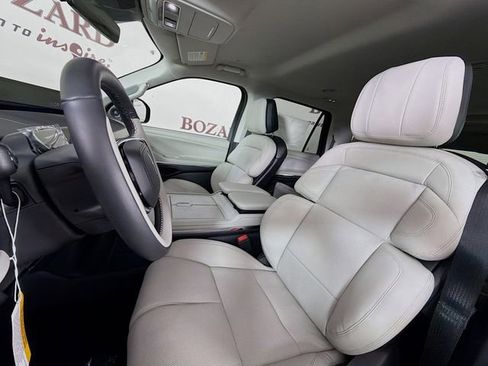 New 2026 Lincoln Navigator L Premier AWD/4WD image 23